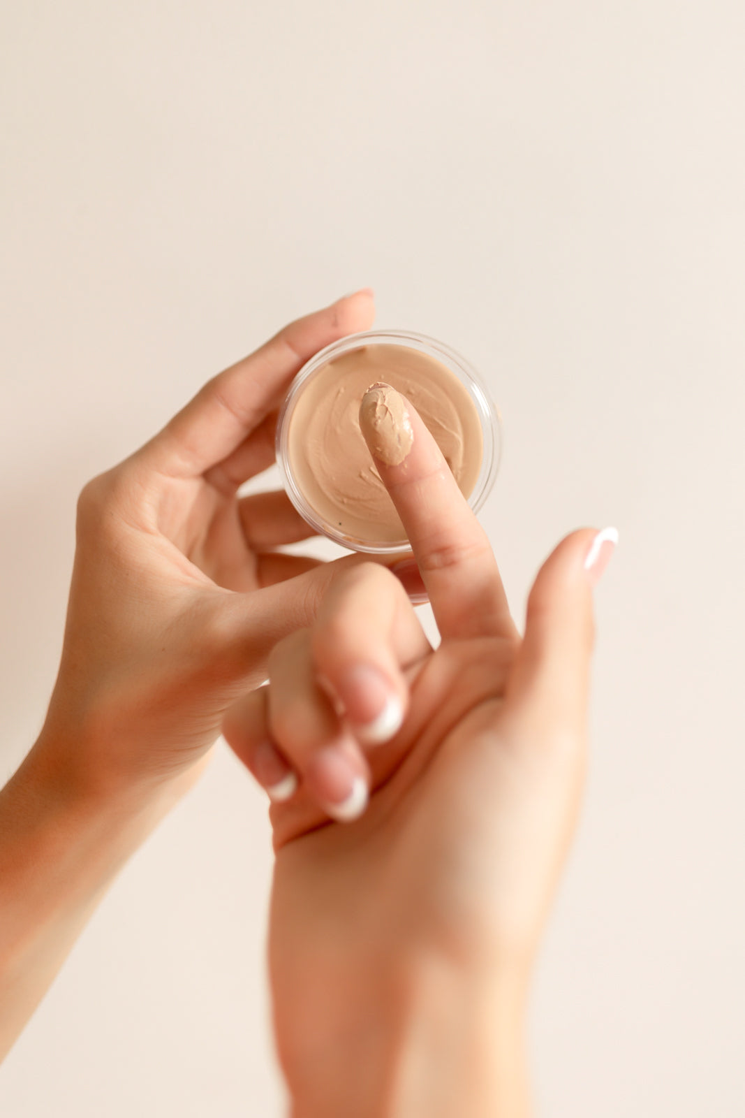 BASE DE MAQUILLAJE DE CERA DE ABEJA